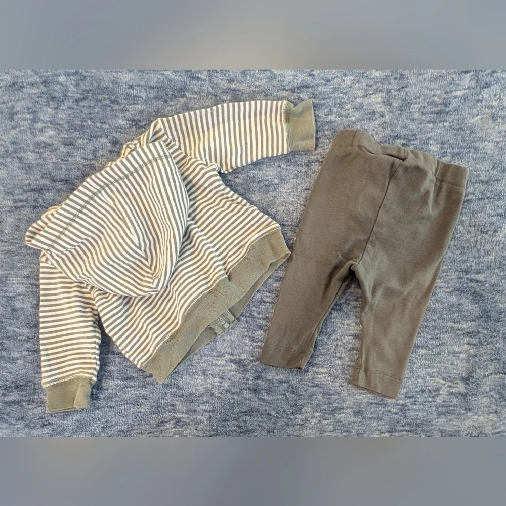Carter's 3M Gray and White Kids Matching Set